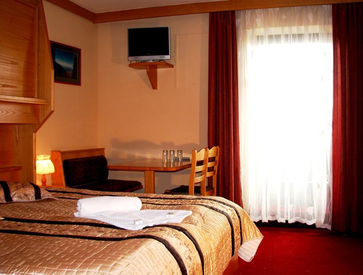 Hotel Alpinum Treffen Extérieur photo