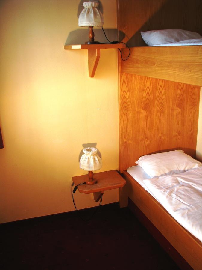 Hotel Alpinum Treffen Extérieur photo