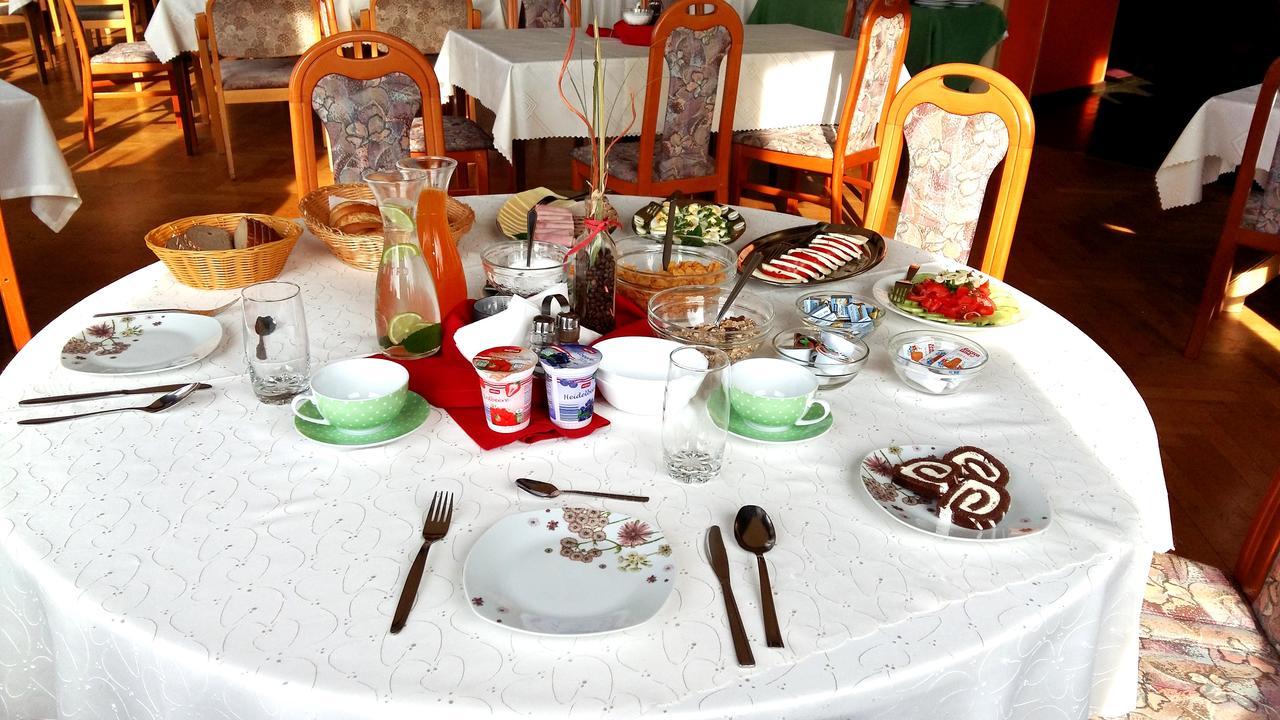 Hotel Alpinum Treffen Extérieur photo