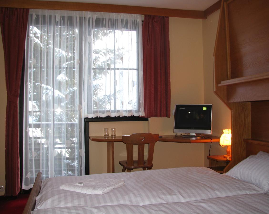 Hotel Alpinum Treffen Extérieur photo