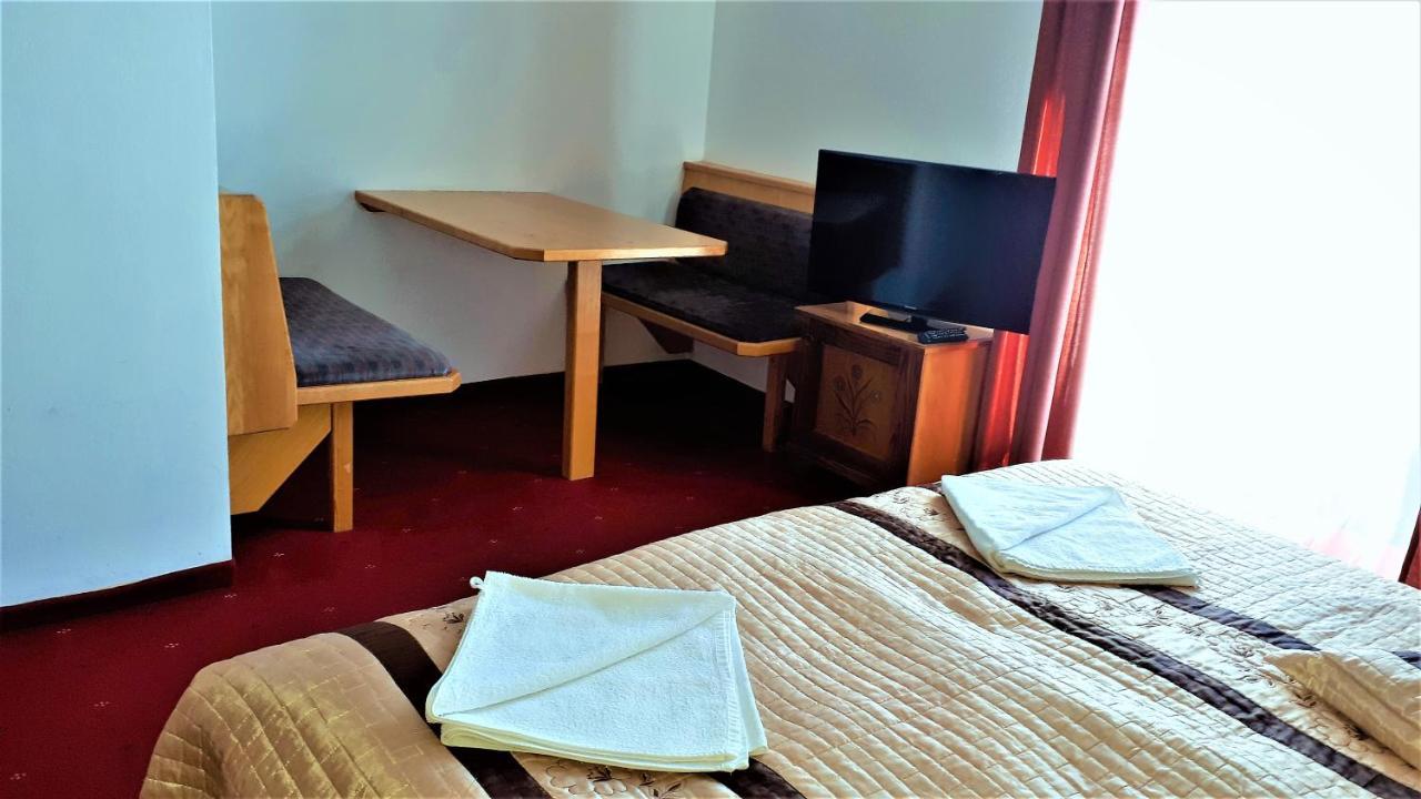 Hotel Alpinum Treffen Extérieur photo